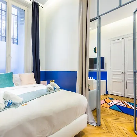 Moderne - 1br 4p - Champs-elysees