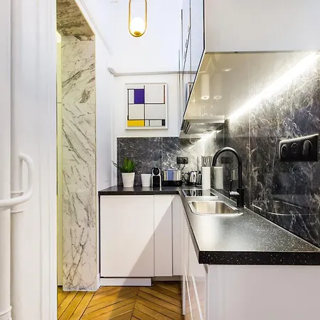 Moderne - 1br 4p - Champs-elysees Париж