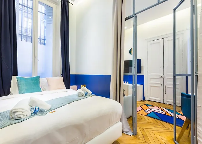 Moderne - 1br 4p - Champs-elysees